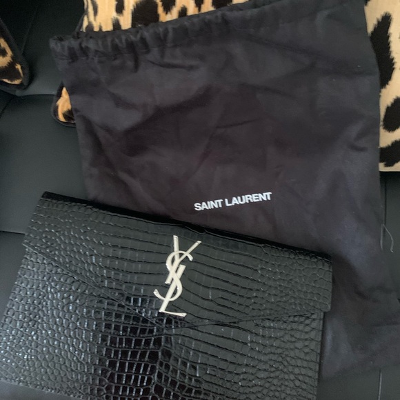 SOLD - YSL UPTOWN POUCH SHINY CROCODILE LEATHER - Picture 3 of 5